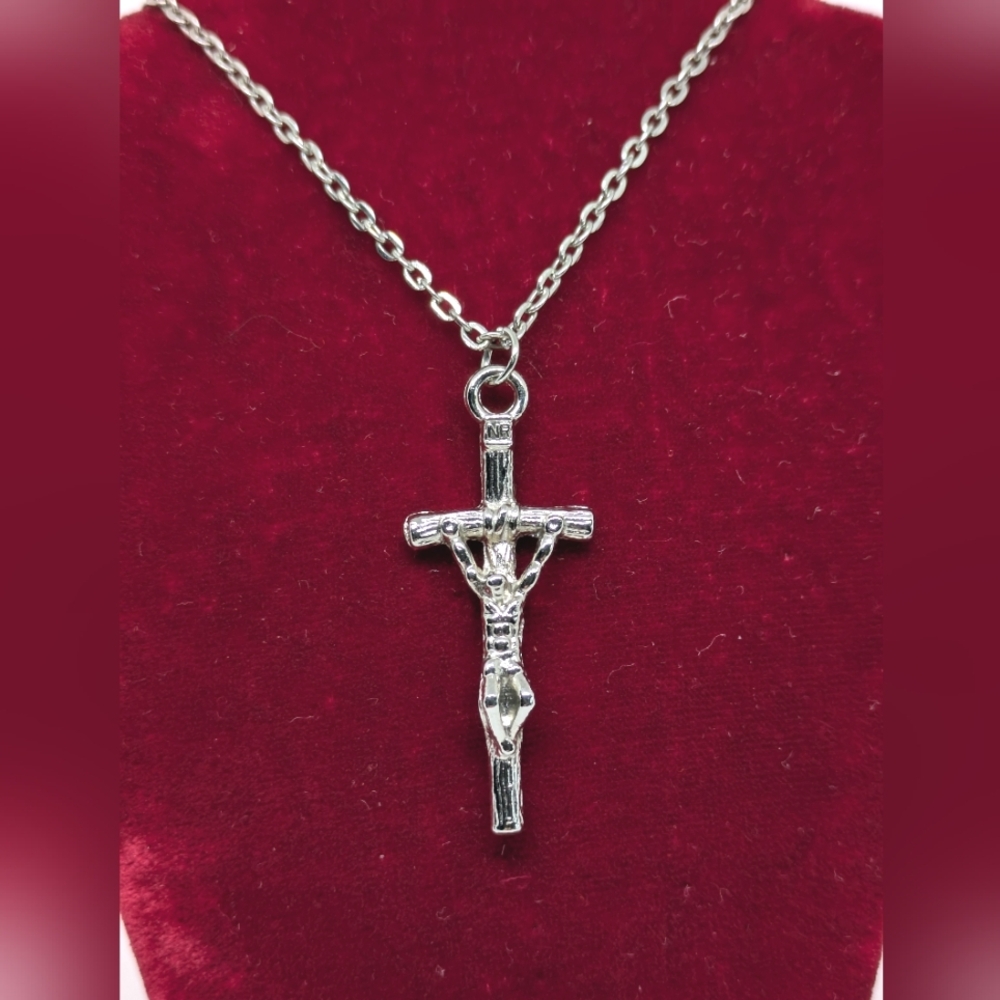 Silver Tone Crucifix Necklace Cross Pendant Religious Catholic Christian